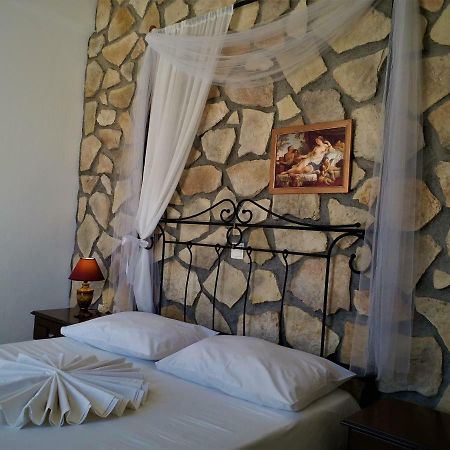 Bougainvillea Suites Καμάρι Εξωτερικό φωτογραφία