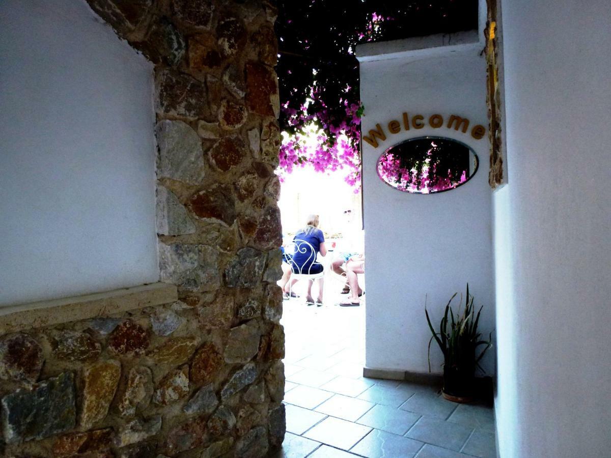 Bougainvillea Suites Καμάρι Εξωτερικό φωτογραφία