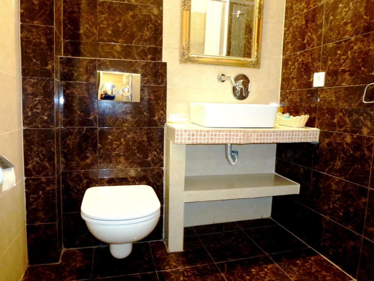 Bougainvillea Suites Καμάρι Εξωτερικό φωτογραφία