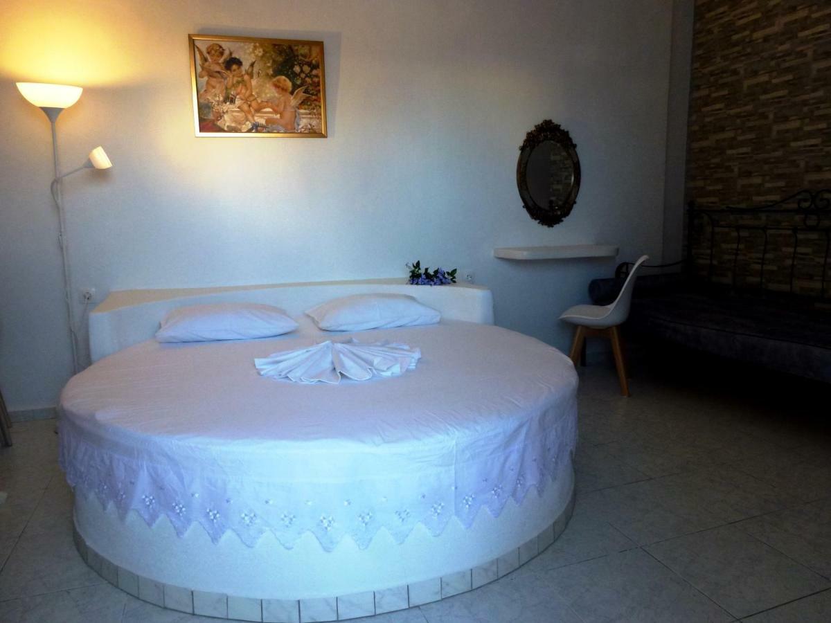 Bougainvillea Suites Καμάρι Εξωτερικό φωτογραφία